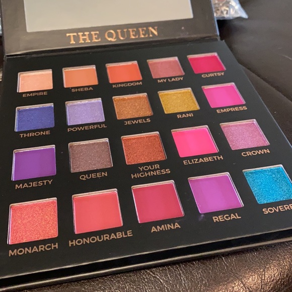 Eloise The Queen palette - Picture 2 of 4